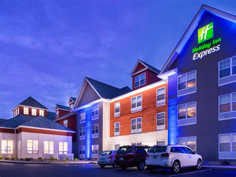 holiday inn express ct locations.